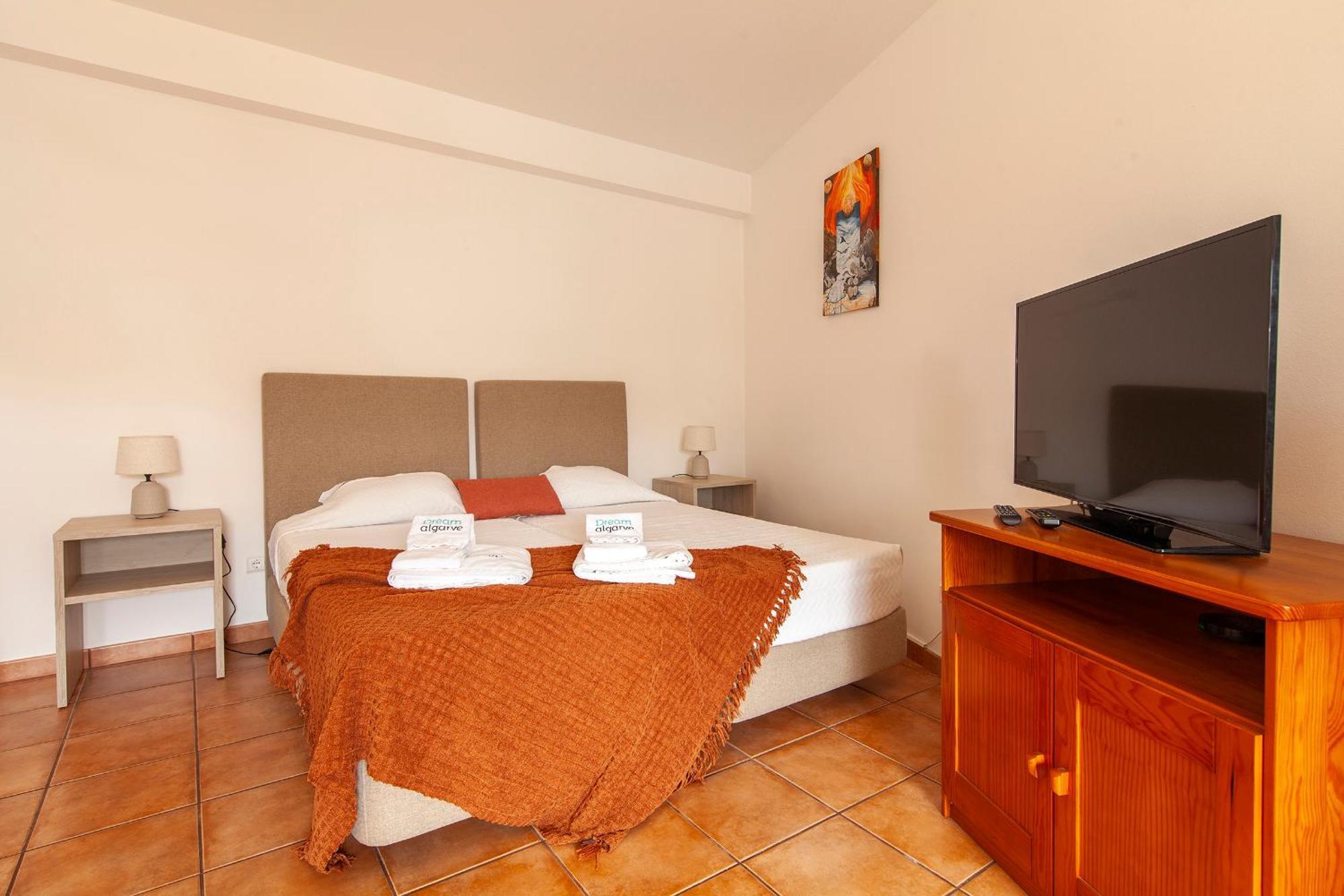 Western Mos Guest house Lagos